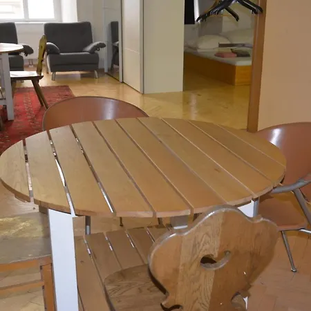 Grossraumiges Loft Mitten In Der Stadt - #129651